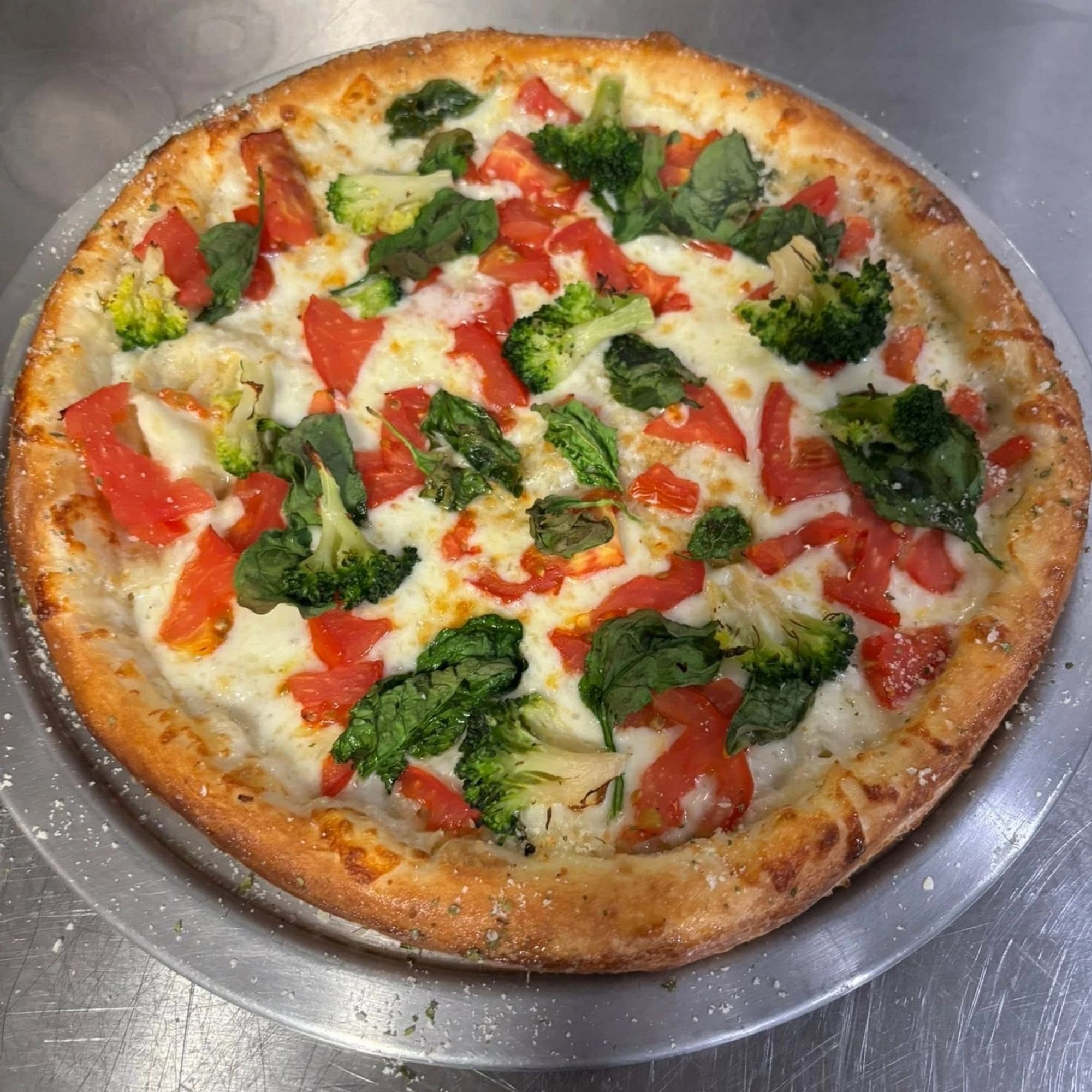 Dominiks Pizza and Grill offers delicious restaurant in Bushnell, Florida.